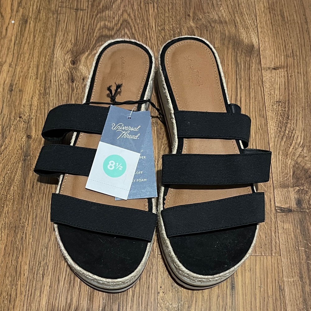 Universal Thread Florence Platform Sandal (8.5) FINAL SALE